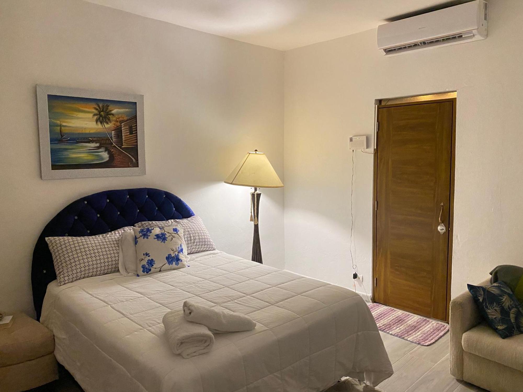 Only Room By Merengue House, 8 Minutos Airport Monte Adentro  Dış mekan fotoğraf
